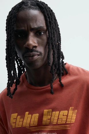 Футболка с надписью и эффектом потертости- Заказать в России