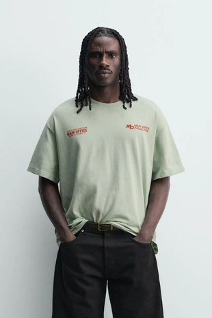 Футболка из ткани с эффектом потертости с надписью- Заказать в России