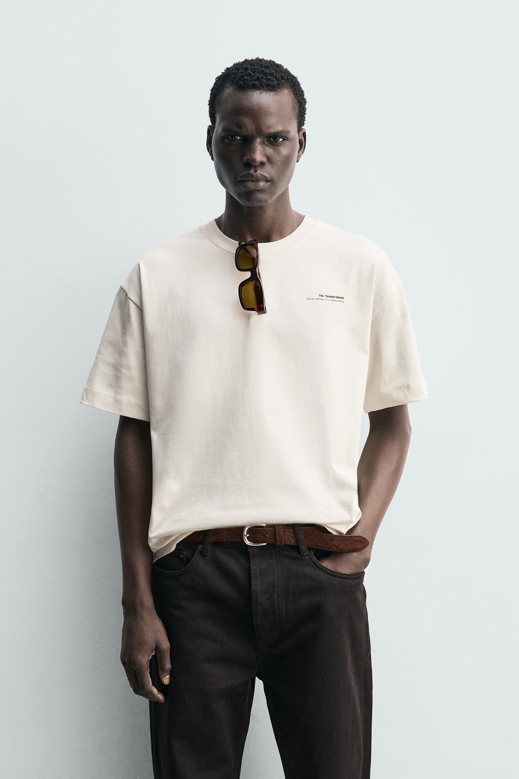 ФУТБОЛКА С КОНТРАСТНОЙ НАШИВКОЙ