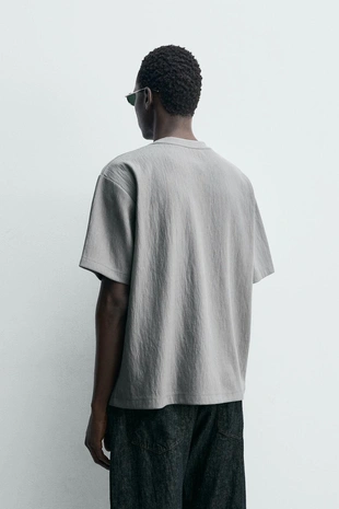 Футболка Relaxed Fit из рельефной ткани- Заказать в России