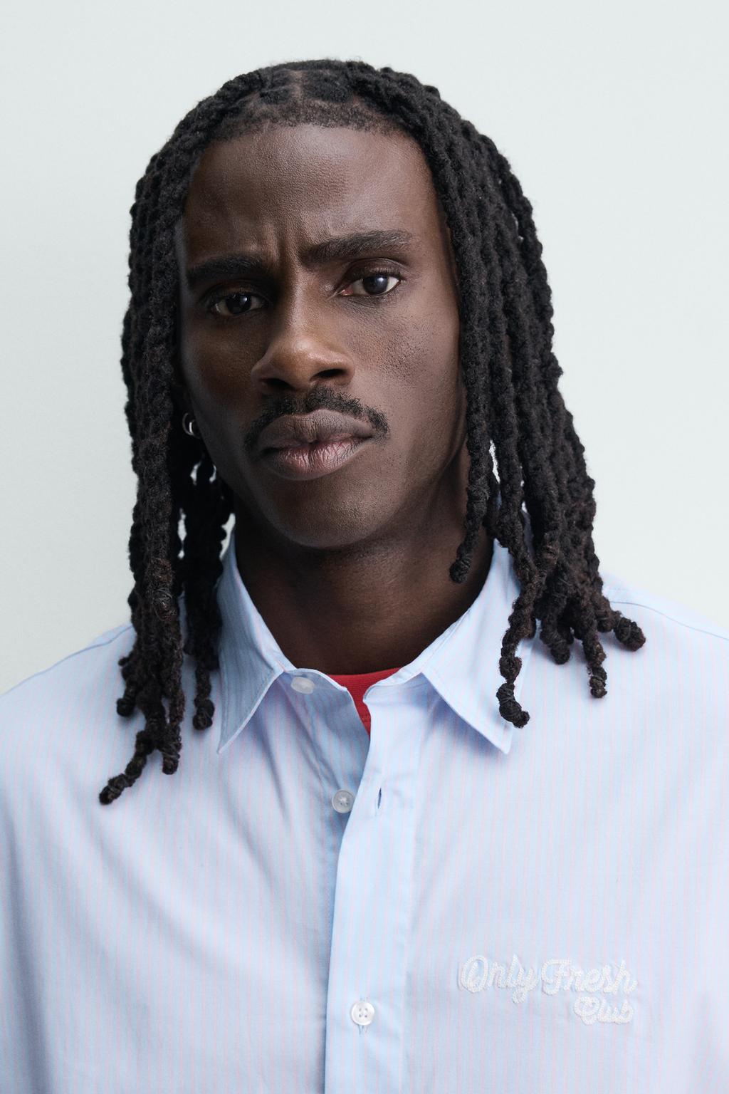 РУБАШКА В ПОЛОСКУ С КОМБИНИРОВАННЫМ ПРИНТОМ