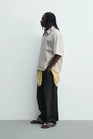 Рубашка в полоску с комбинированным принтом