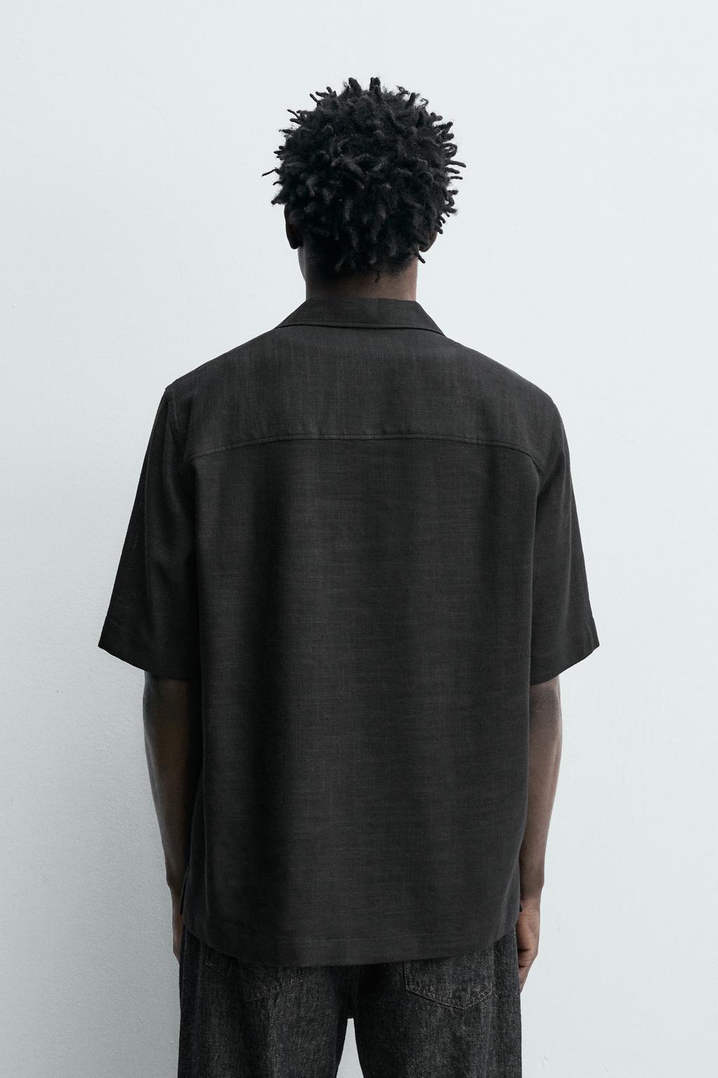 РУБАШКА СТРУЯЩЕГОСЯ ПОКРОЯ ИЗ РЕЛЬЕФНОЙ ТКАНИ