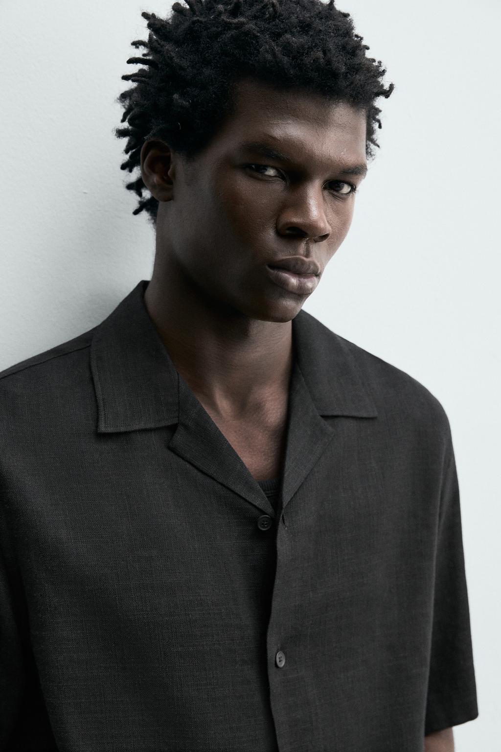 РУБАШКА СТРУЯЩЕГОСЯ ПОКРОЯ ИЗ РЕЛЬЕФНОЙ ТКАНИ