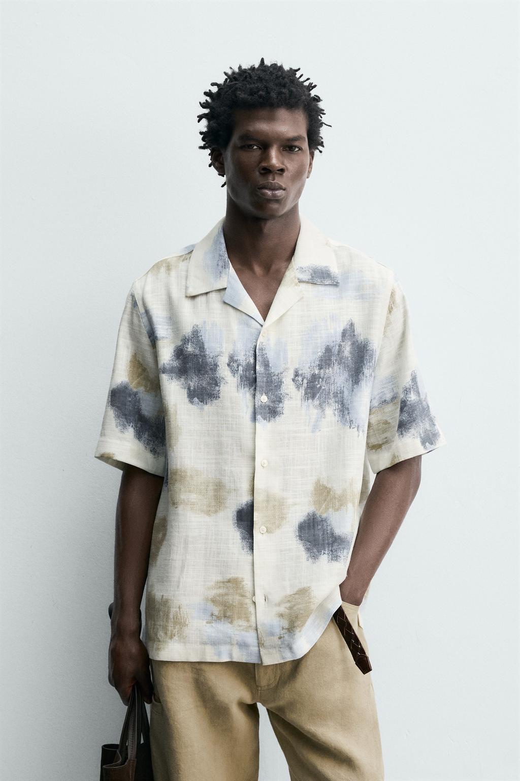 РУБАШКА СТРУЯЩЕГОСЯ ПОКРОЯ С АБСТРАКТНЫМ ПРИНТОМ