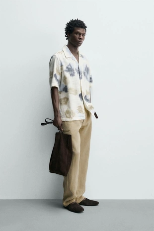 Рубашка струящегося покроя с абстрактным принтом