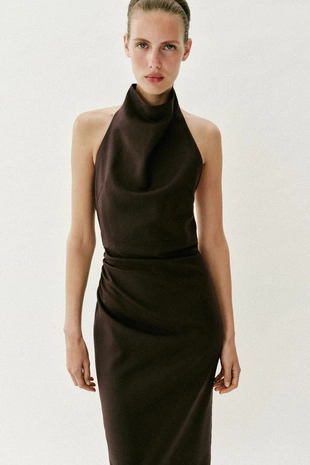 Платье миди с горловиной халтер из льна- Заказать в России