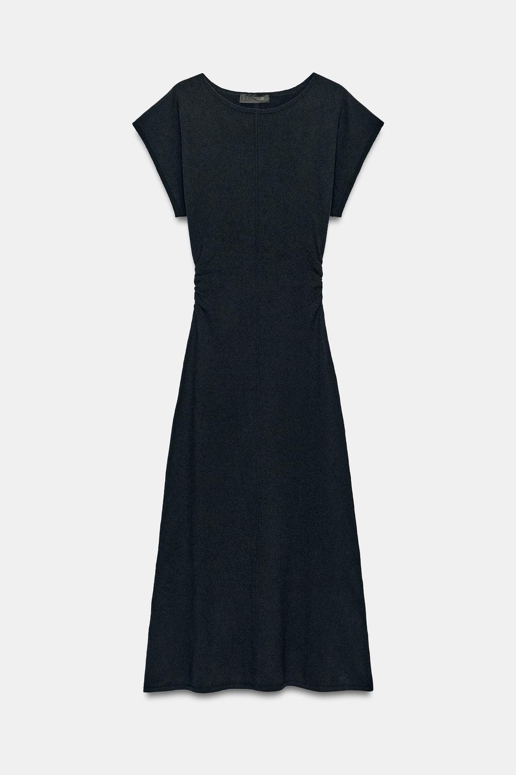 ДЛИННОЕ ТРИКОТАЖНОЕ ПЛАТЬЕ СО СБОРКАМИ ПО БОКАМ