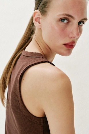 Топ в рубчик без рукавов- Заказать в России