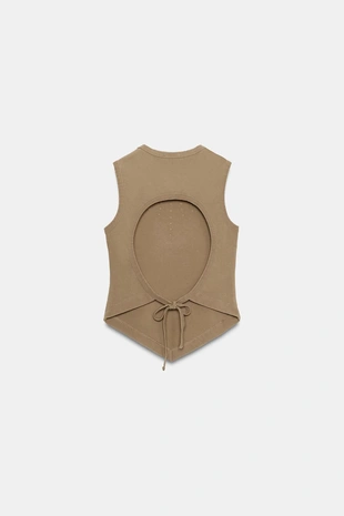 Топ с заклепками и открытой спиной- Заказать в России