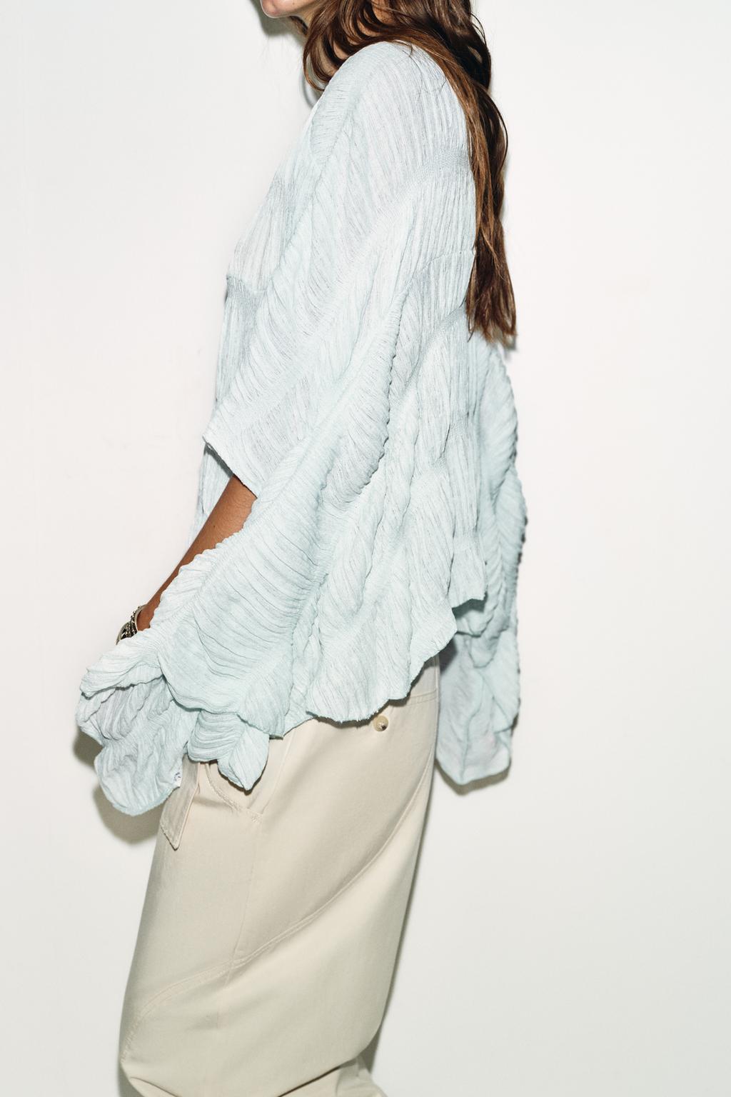 ТОП-НАКИДКА С ТЕКСТУРОЙ