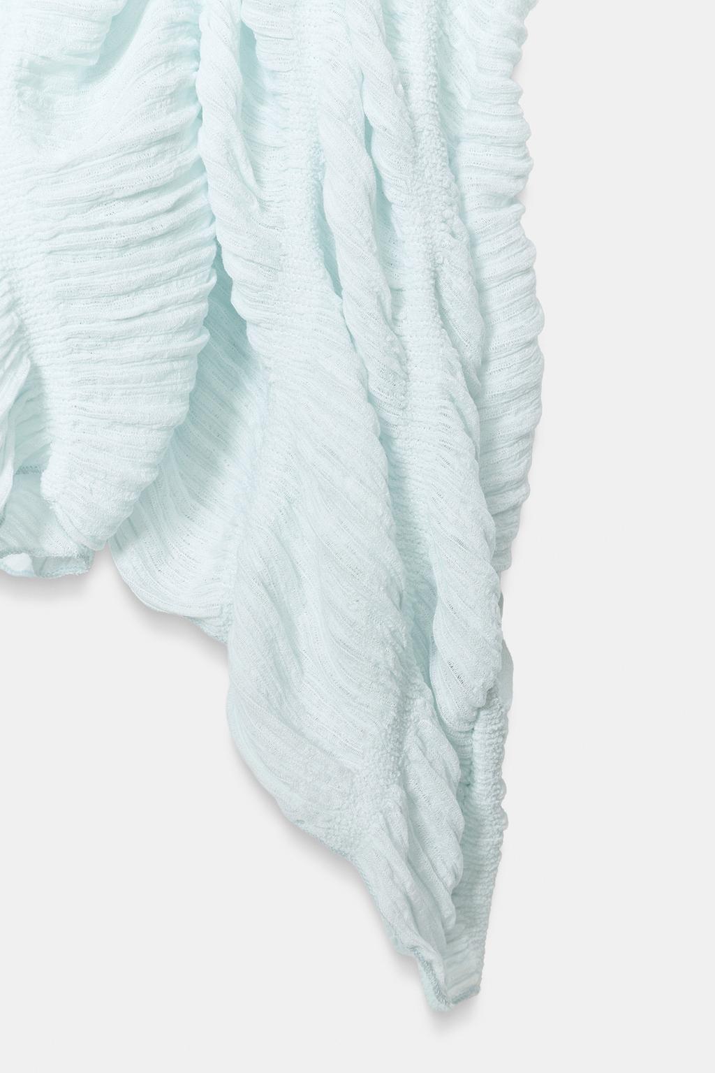 ТОП-НАКИДКА С ТЕКСТУРОЙ