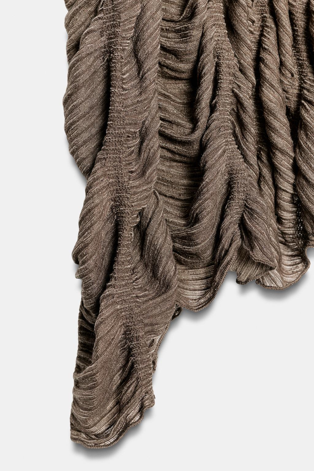 ТОП-НАКИДКА С ТЕКСТУРОЙ