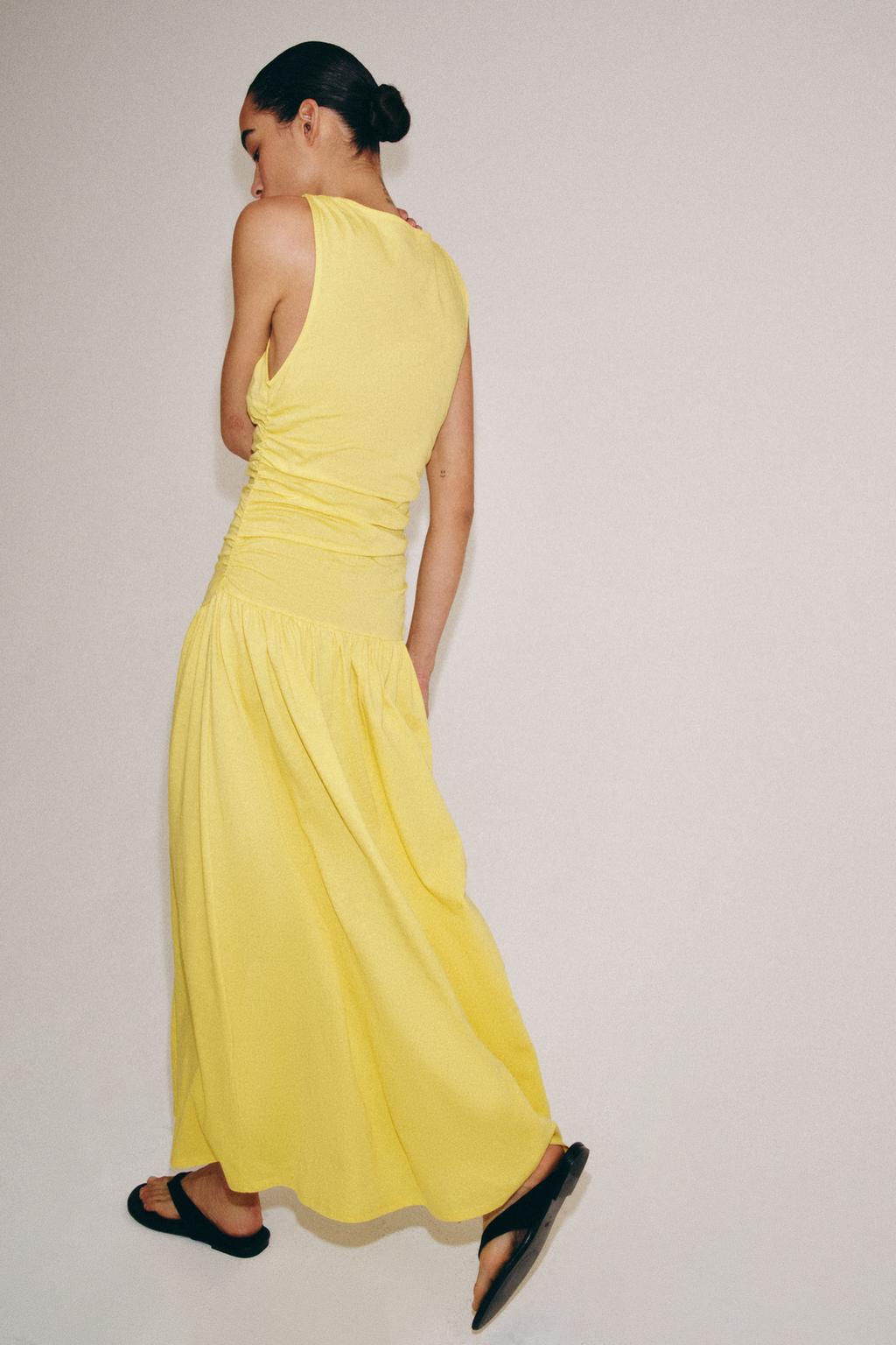 ДЛИННОЕ ПЛАТЬЕ СО СБОРКАМИ