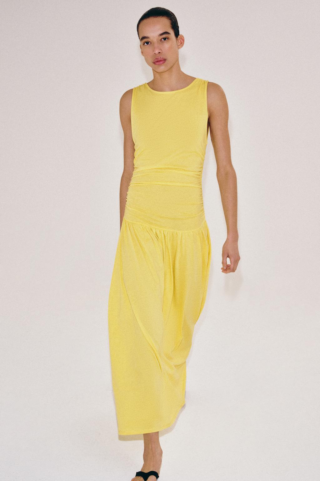 ДЛИННОЕ ПЛАТЬЕ СО СБОРКАМИ