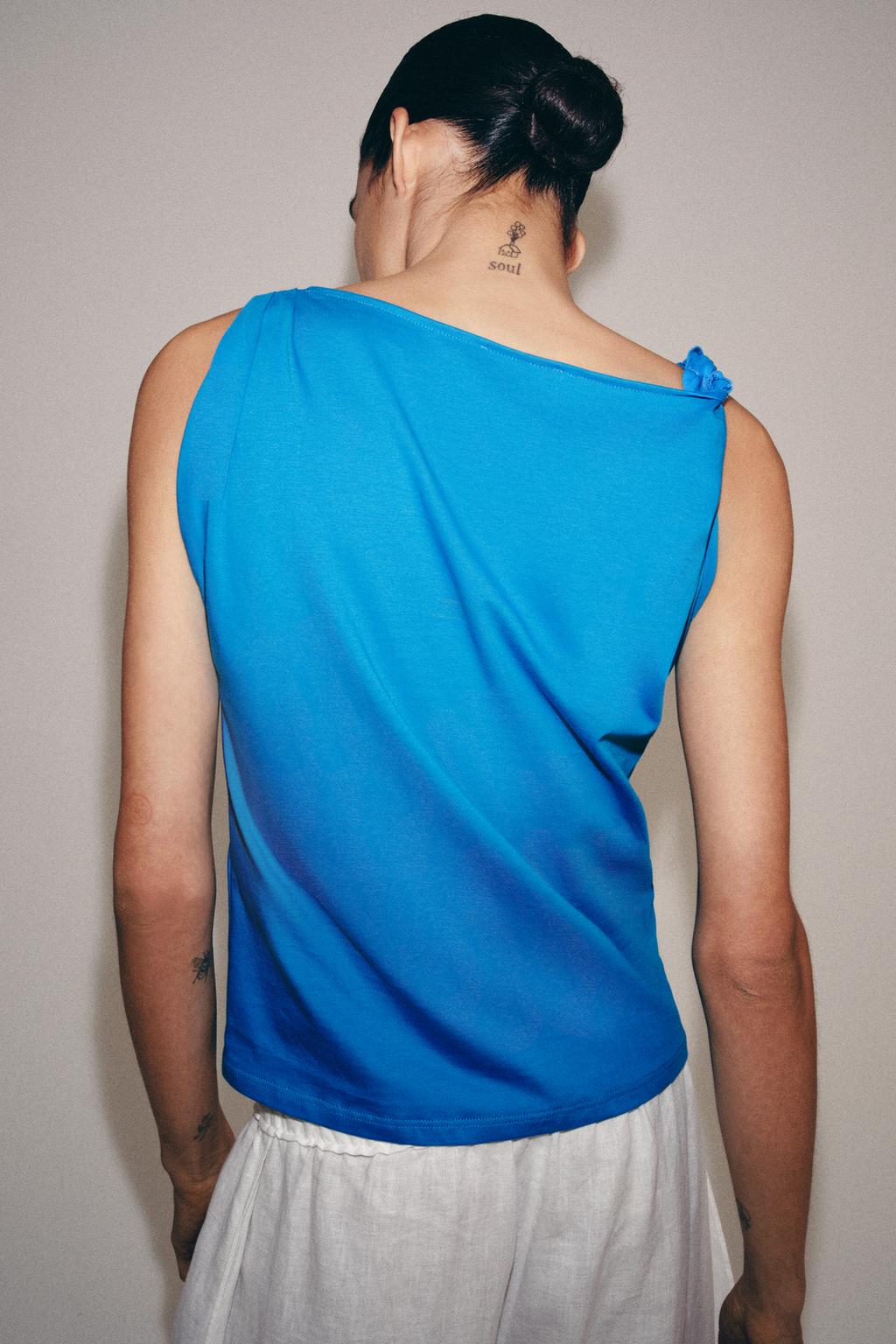 ФУТБОЛКА С ДРАПИРОВКОЙ БЕЗ РУКАВОВ