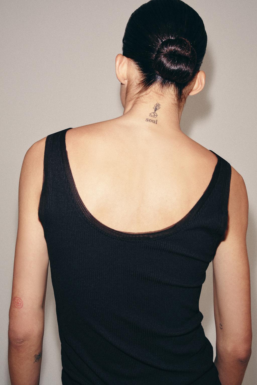 ФУТБОЛКА В РУБЧИК С ШИРОКИМИ БРЕТЕЛЯМИ