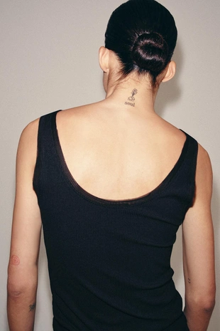 Футболка в рубчик с широкими бретелями- Заказать в России