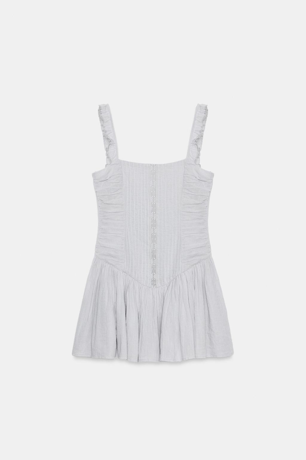 КОРОТКОЕ ПЛАТЬЕ С ОБЪЕМНОЙ ВЫШИВКОЙ