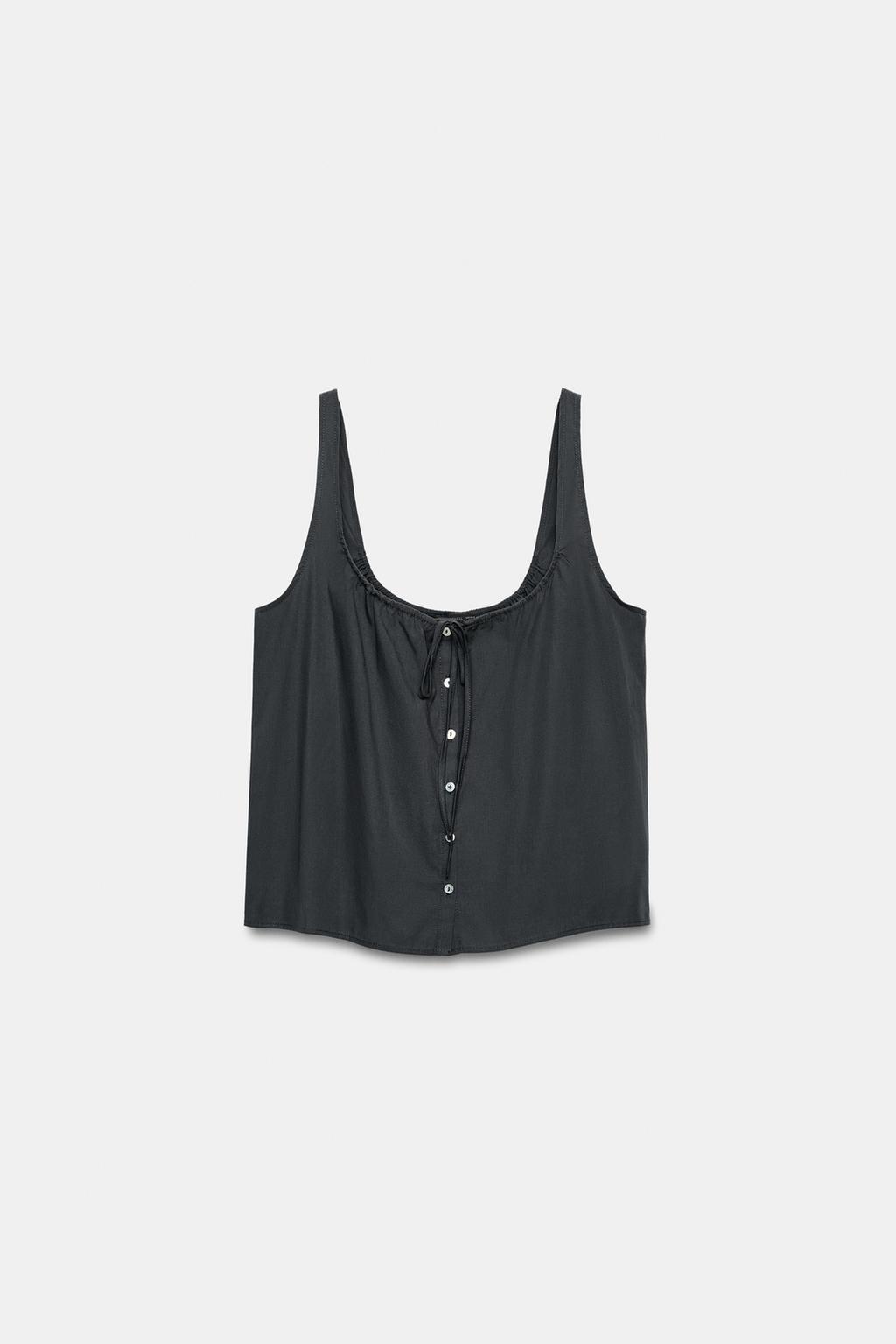 ТОП ИЗ ПОПЛИНА С ПУГОВИЦАМИ