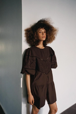 Мини-платье из поплина с вышивкой- Заказать в России