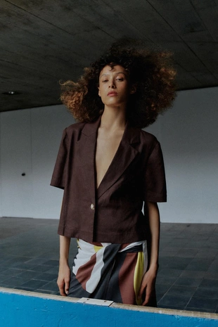 Блейзер из смесового льна с короткими рукавами- Заказать в России