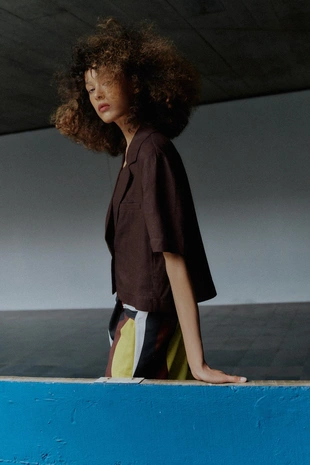 Блейзер из смесового льна с короткими рукавами- Заказать в России