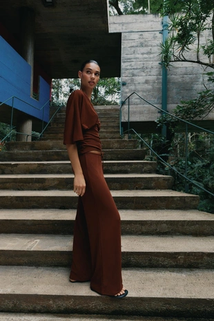 Брюки палаццо из фактурной ткани