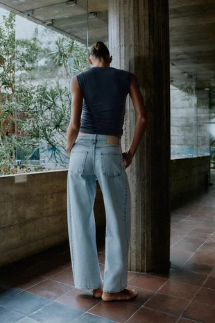 Топ с боковыми сборками