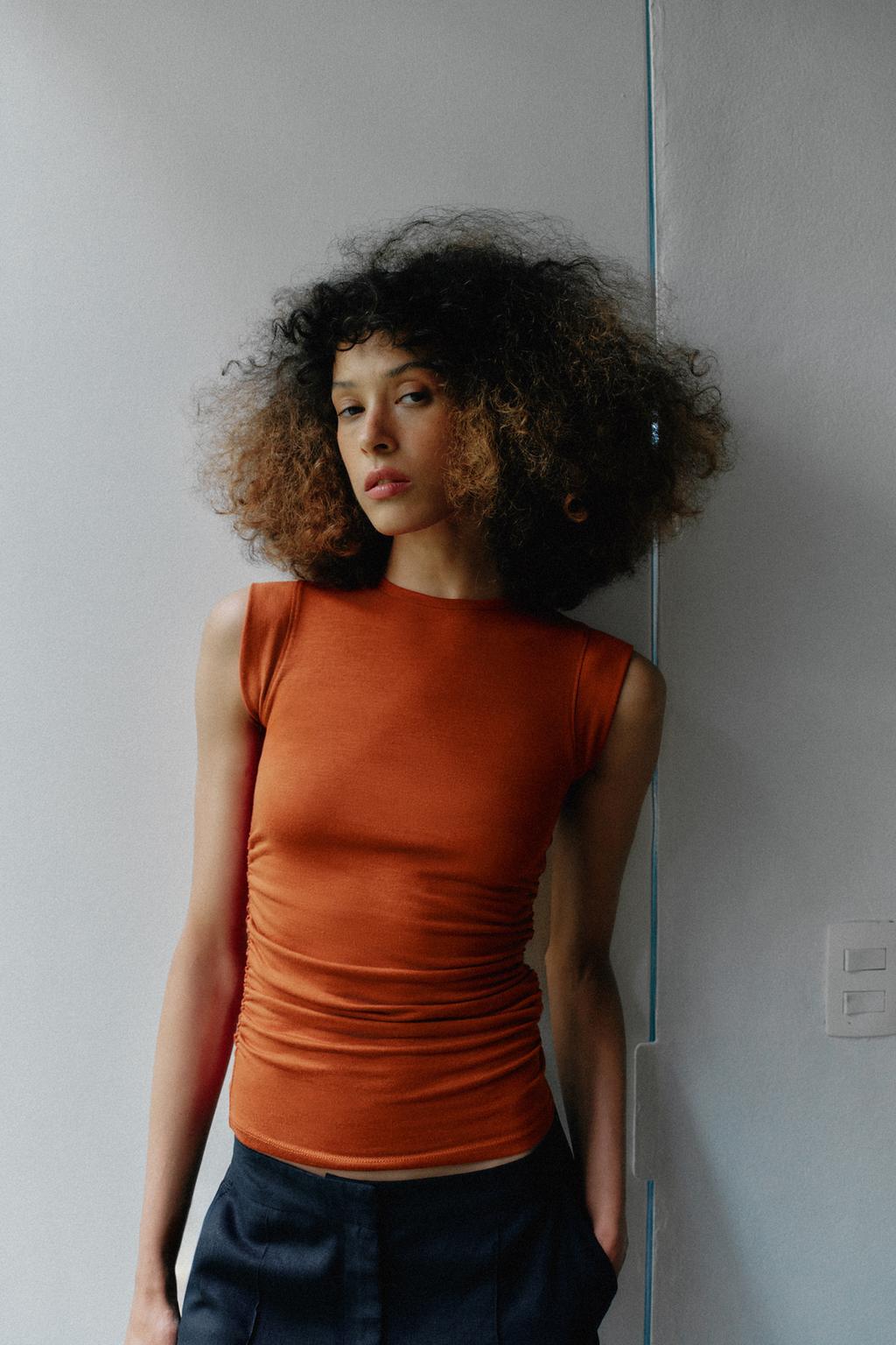 ТОП С БОКОВЫМИ СБОРКАМИ