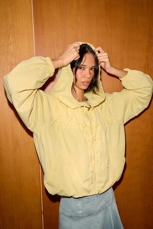 Куртка из нейлона с завязками- Заказать в России