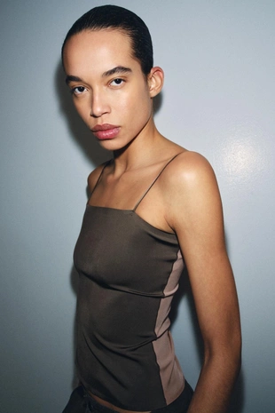 Топ из полиамида на бретелях- Заказать в России