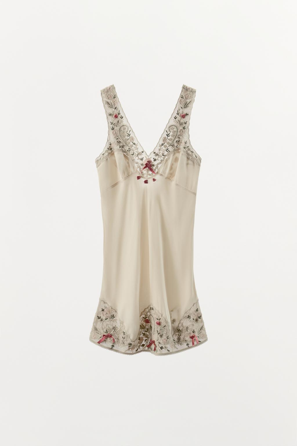 ПЛАТЬЕ ИЗ ПОЛУПРОЗРАЧНОЙ ТКАНИ С ВЫШИВКОЙ И БУСИНАМИ