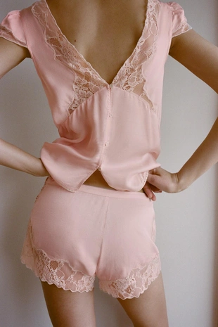 Атласные шорты с кружевной вышивкой- Заказать в России