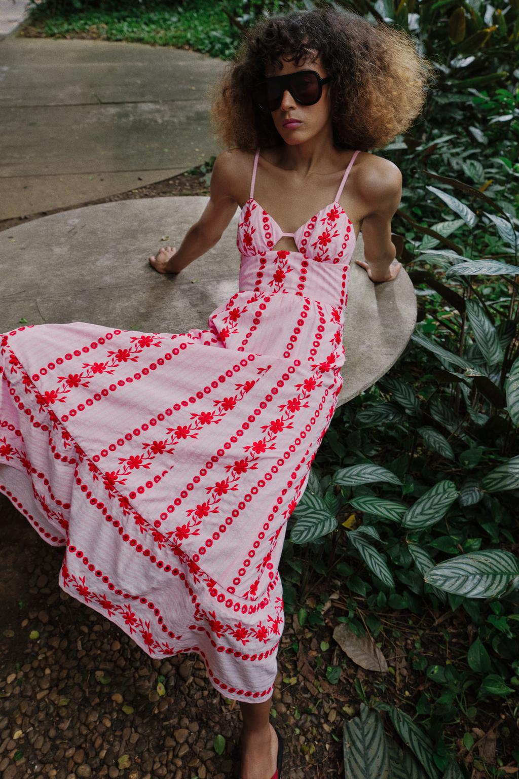 ПЛАТЬЕ МИДИ С АЖУРНОЙ ВЫШИВКОЙ