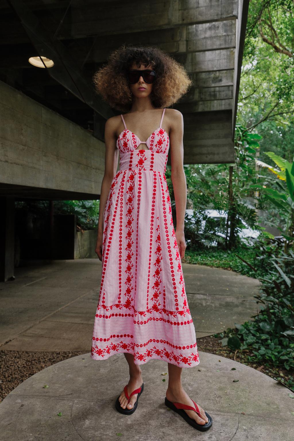 ПЛАТЬЕ МИДИ С АЖУРНОЙ ВЫШИВКОЙ