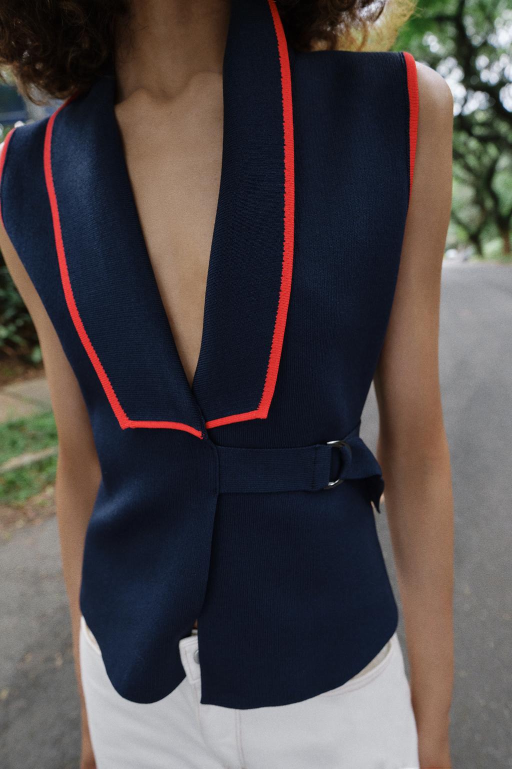 ДВУБОРТНЫЙ ЖИЛЕТ С ПРЯЖКАМИ