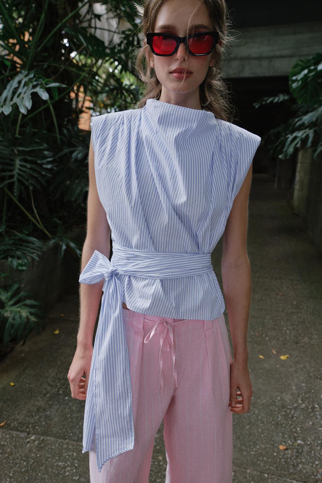 ТОП В ПОЛОСКУ С ПОГОНАМИ И БЛЕСТЯЩЕЙ НИТЬЮ