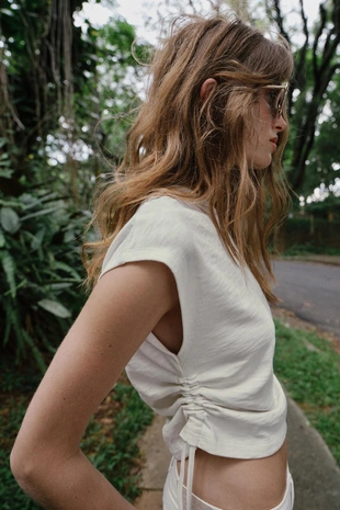 Футболка в стиле рустик с драпировкой- Заказать в России