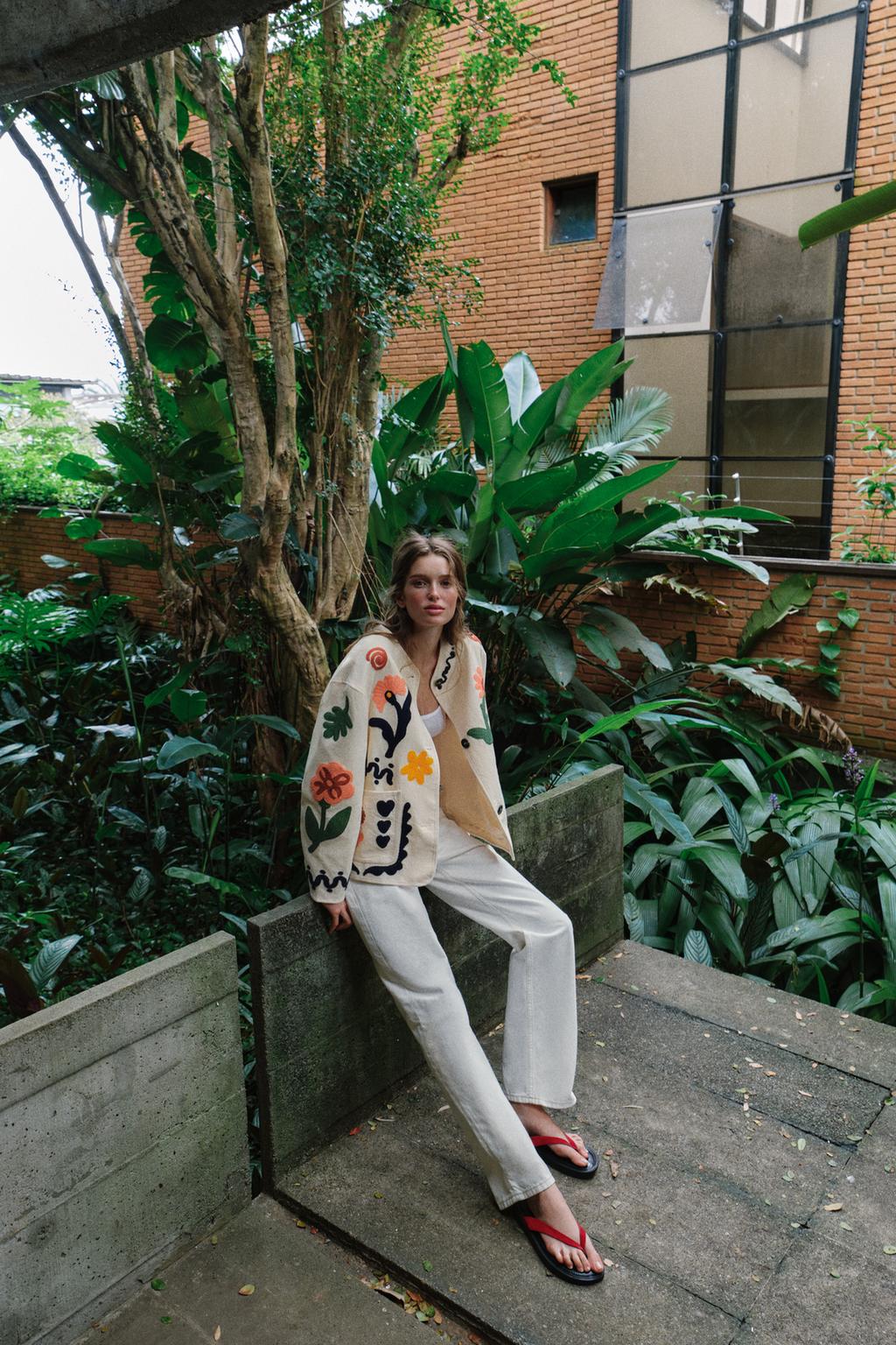 КУРТКА С ЦВЕТОЧНОЙ ВЫШИВКОЙ ИЗ 100% ХЛОПКА