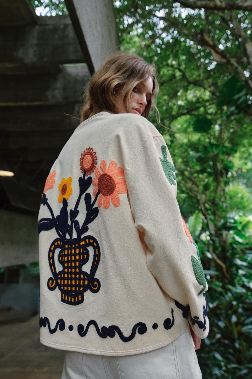 КУРТКА С ЦВЕТОЧНОЙ ВЫШИВКОЙ ИЗ 100% ХЛОПКА