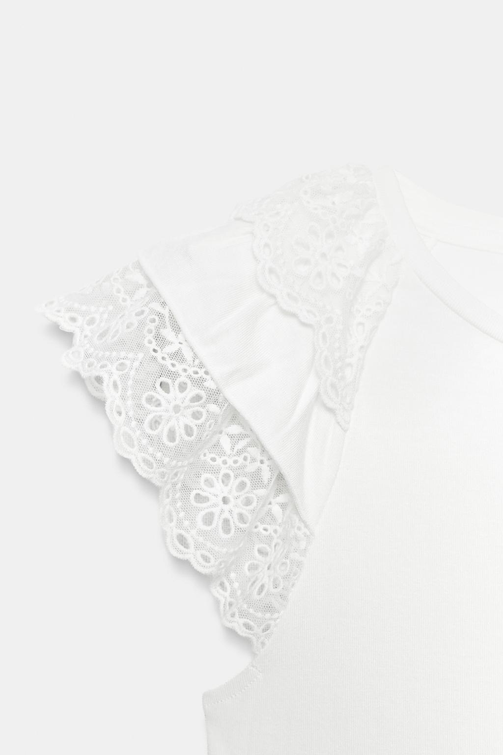 ФУТБОЛКА С КОРОТКИМ РУКАВОМ И ВЫШИВКОЙ