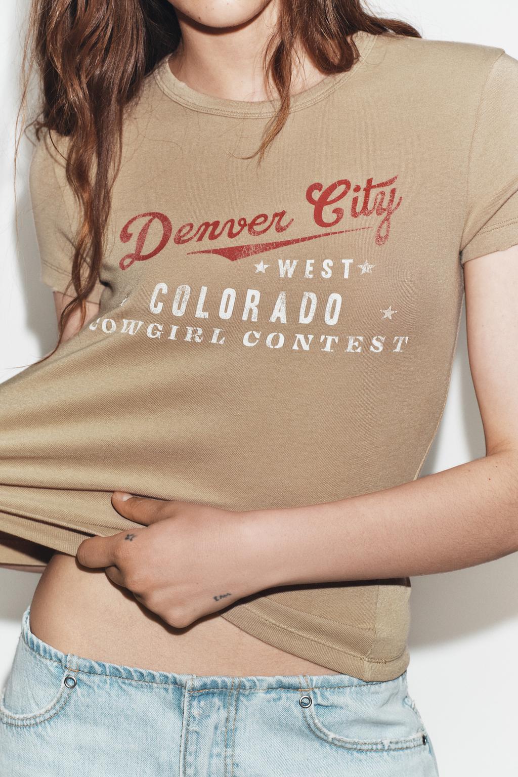 ФУТБОЛКА С КОРОТКИМИ РУКАВАМИ И НАДПИСЬЮ