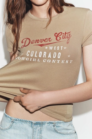 Футболка с короткими рукавами и надписью- Заказать в России