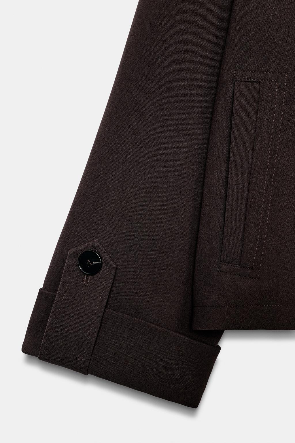 КОРОТКИЙ ТРЕНЧ С ОТВОРОТАМИ НА РУКАВАХ