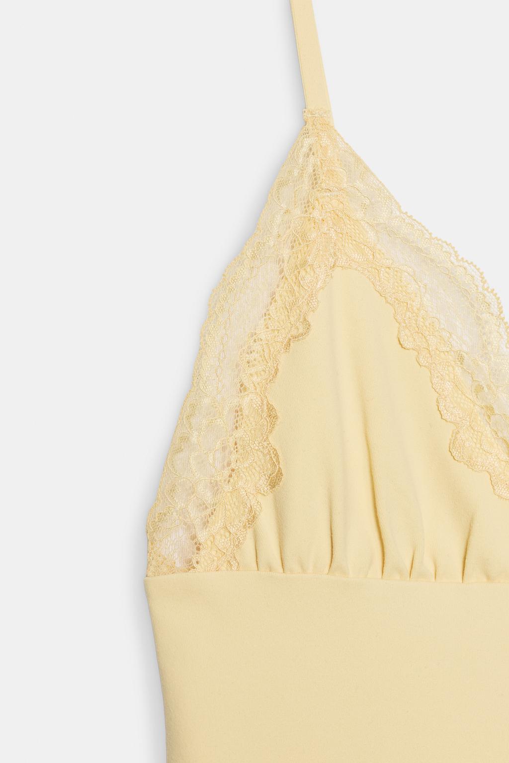 МИНИ-ПЛАТЬЕ С ТОНКИМИ БРЕТЕЛЯМИ И КРУЖЕВОМ