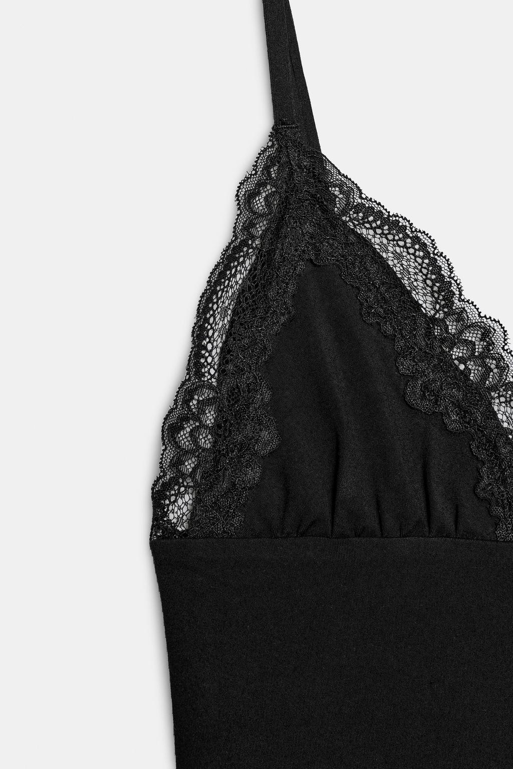 МИНИ-ПЛАТЬЕ С ТОНКИМИ БРЕТЕЛЯМИ И КРУЖЕВОМ