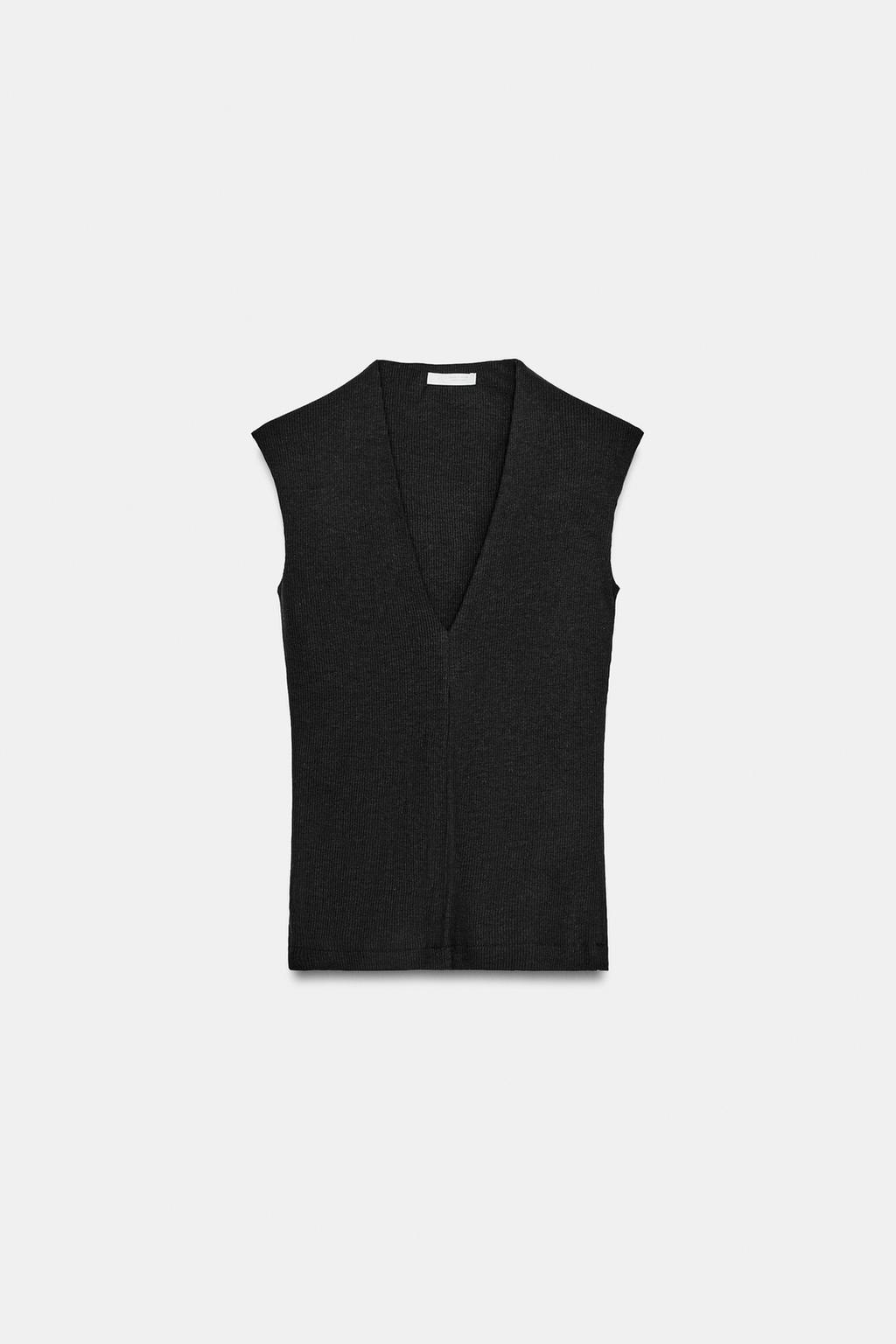 ФУТБОЛКА В РУБЧИК С V-ОБРАЗНЫМ ВЫРЕЗОМ