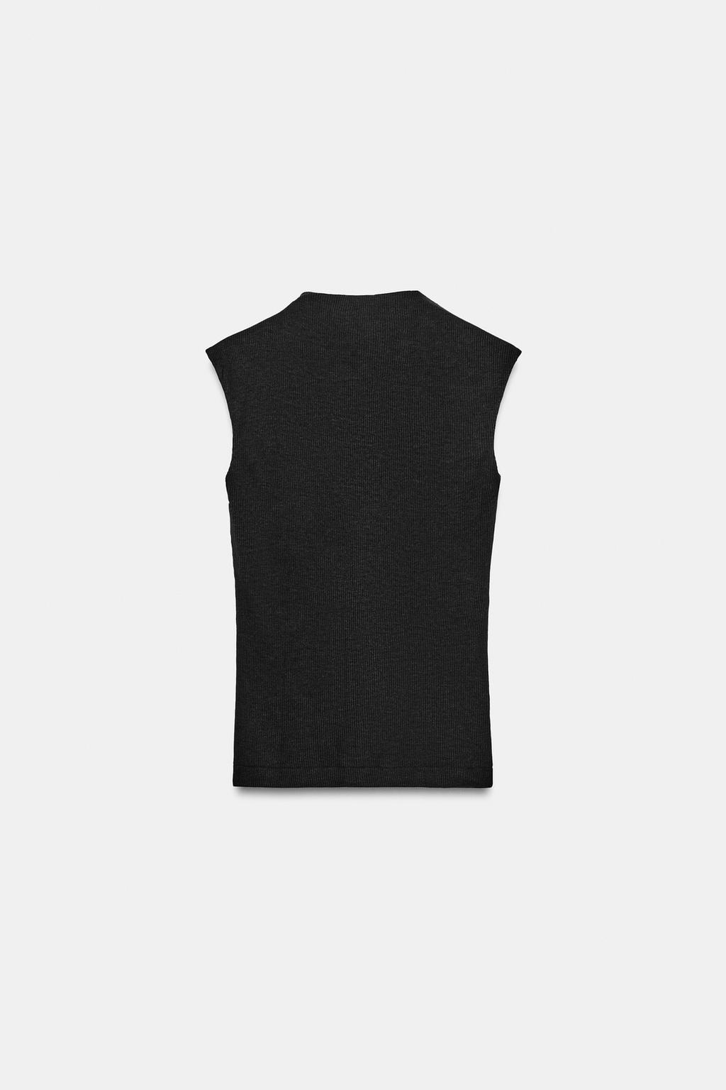 ФУТБОЛКА В РУБЧИК С V-ОБРАЗНЫМ ВЫРЕЗОМ