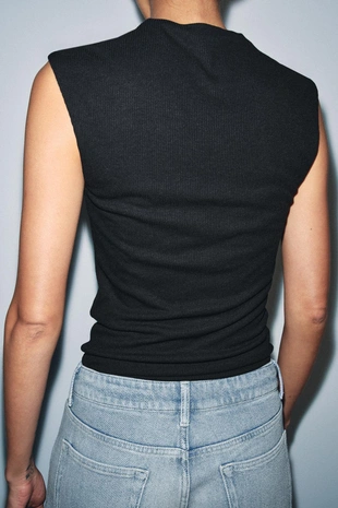 Black | 5580/009/800 - Zara Футболка в рубчик с V-образным вырезом